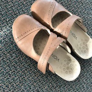 Vionic Twain Cross Strap Mules